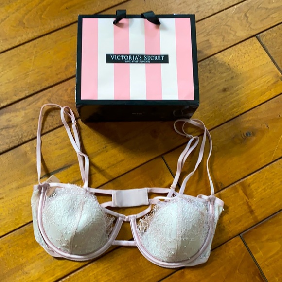 NWT Victoria’s Secret Very Sexy Balconet Size 34C - Picture 2 of 9